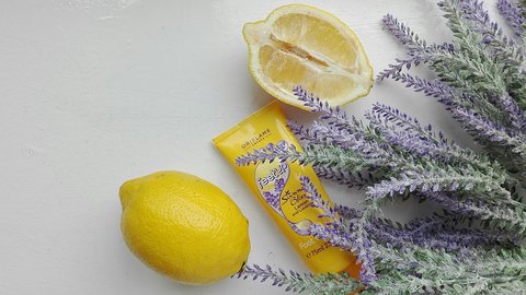 champu con aroma de lavanda y limon