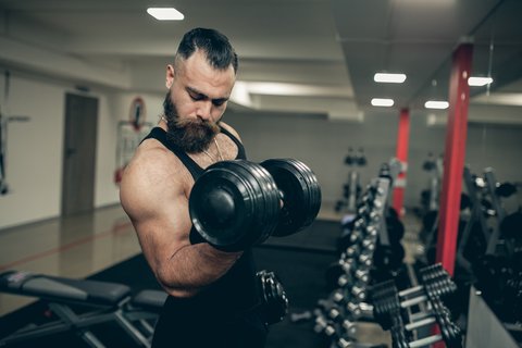 beneficios de usar mancuernas