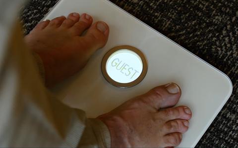 bascula de baño inteligente fitbit aria 2 detalle