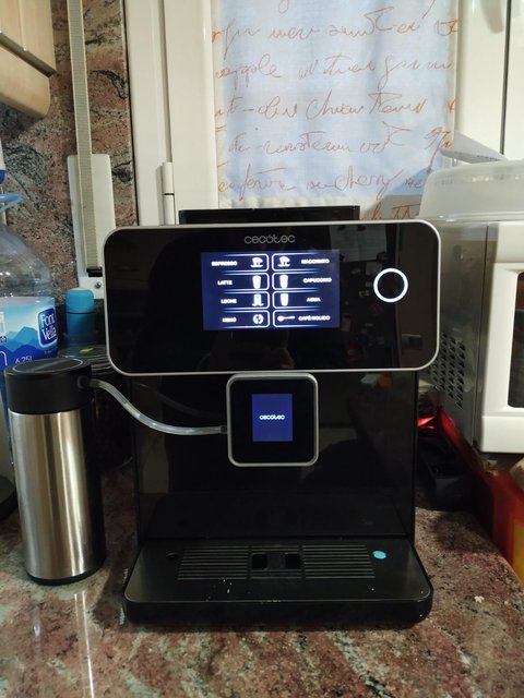 cafetera automatica cecotec 8000 detalle