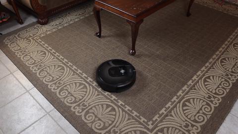 robot aspirador irobot roomba 981 limpiando