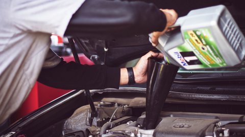 los 7 mejores aceites de motor de coche en 2023 ¡lubrica y refrigera las piezas!
