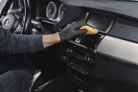 como limpiar el plastico con un reparador