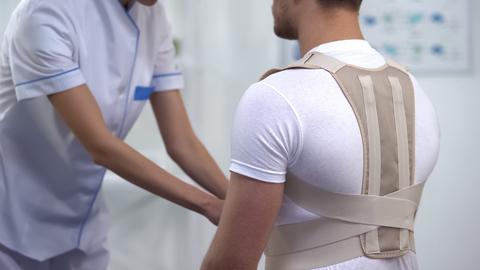 los 9 mejores correctores de espalda de 2023 ¡saca pecho de una vez por todas!