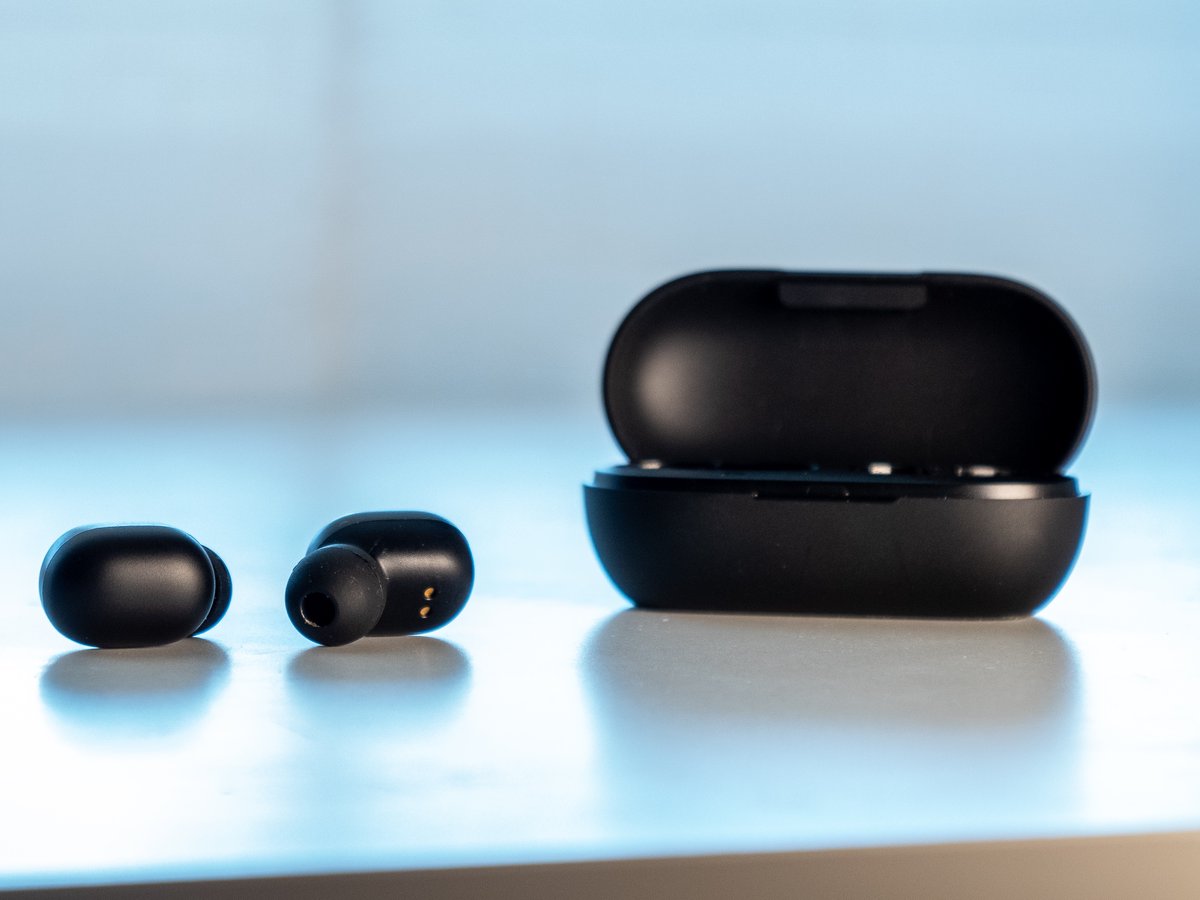 Haylou gt1 vs best sale redmi airdots 2
