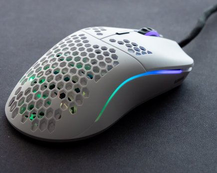 glorious model o