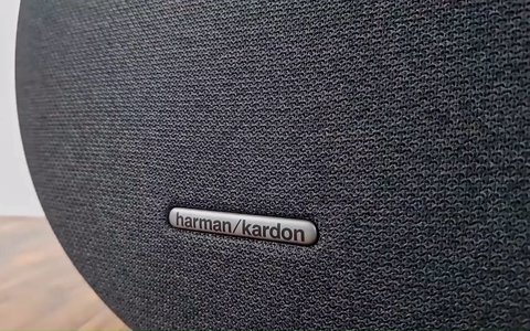 harman kardon onyx studio 5 frontal