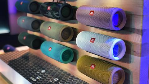 ha sido presentado el jbl flip 5 más grande, más potente y con mayor batería