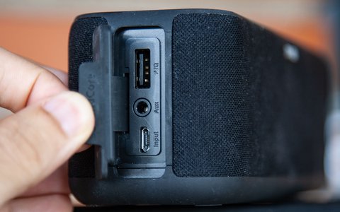 anker sound core boost tapa lateral