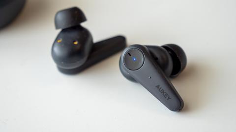 análisis de los auriculares aukey e p n7