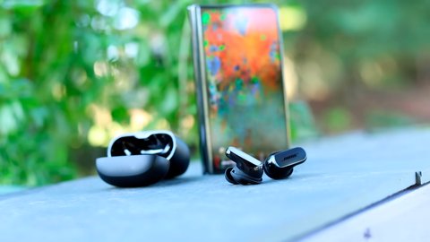 como conectar 2 auriculares bluetooth a un solo movil