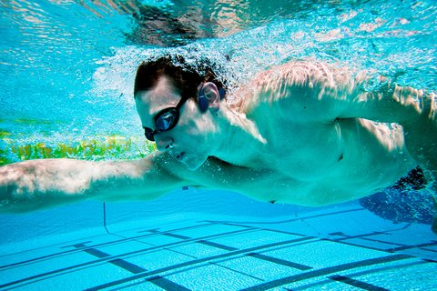lanzamiento creative outlier free y free pro natacion