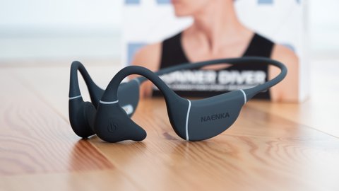 probamos los naenka runner diver ¿los mejores auriculares para nadar?
