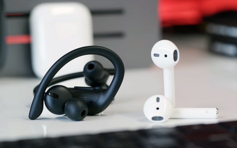 powerbeats pro vs airpods 2