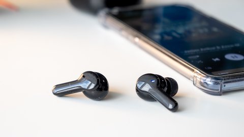 análisis de los auriculares q c y t13