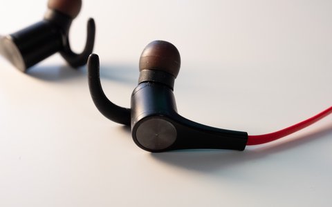 auriculares soundpeats diseno