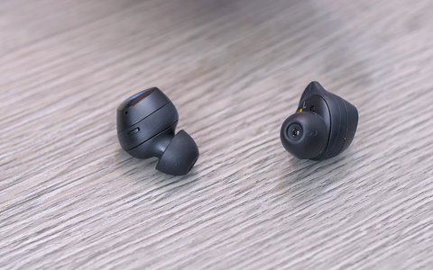 samsung galaxy buds detalle