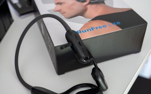 soundpeats runfree lite botones y carga