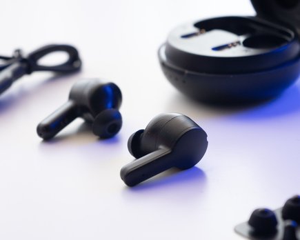 tribit fly buds n c interesantes auriculares t w s con a n c y un excelente manos libres