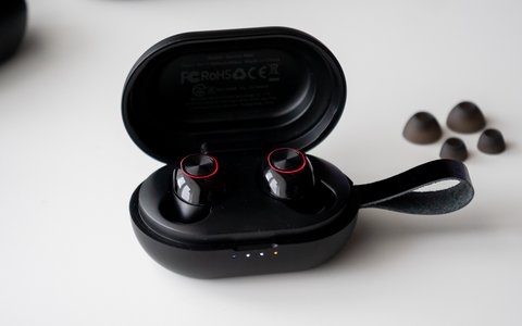 tronsmart spunky beat tws luces caja