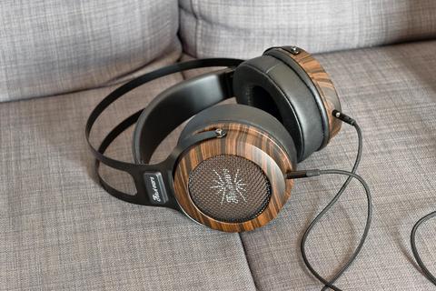 kiwi ears altruva