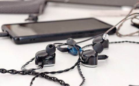kiwi ears aether dimensiones