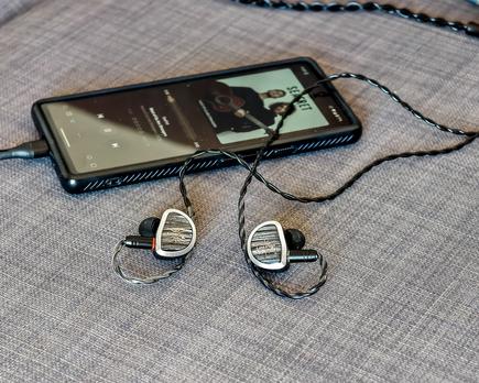 review de los kiwi ears aether ¿los drivers magnetoplanares más grandes en unos in ear?