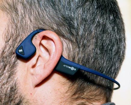 ¿ cómo funcionan los auriculares de conducción ósea? ventajas e inconvenientes