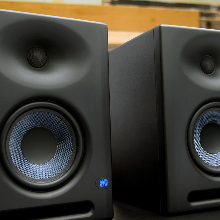 que es altavoz monitor sonido