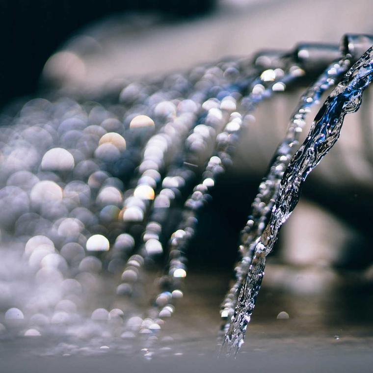 por que agua estropea aparatos electronicos