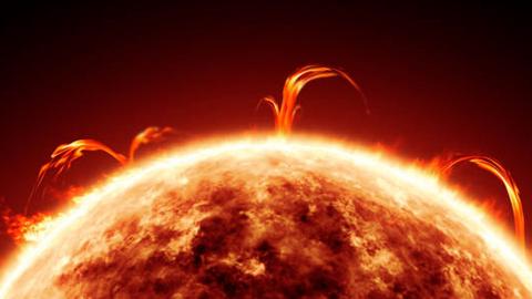 una explosión de plasma oscuro en el sol llegará a la tierra el 17 de agosto