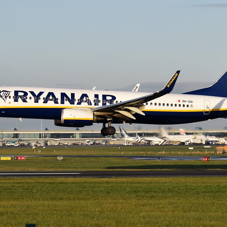 pasajero casi succionado ventanilla avion ryanair