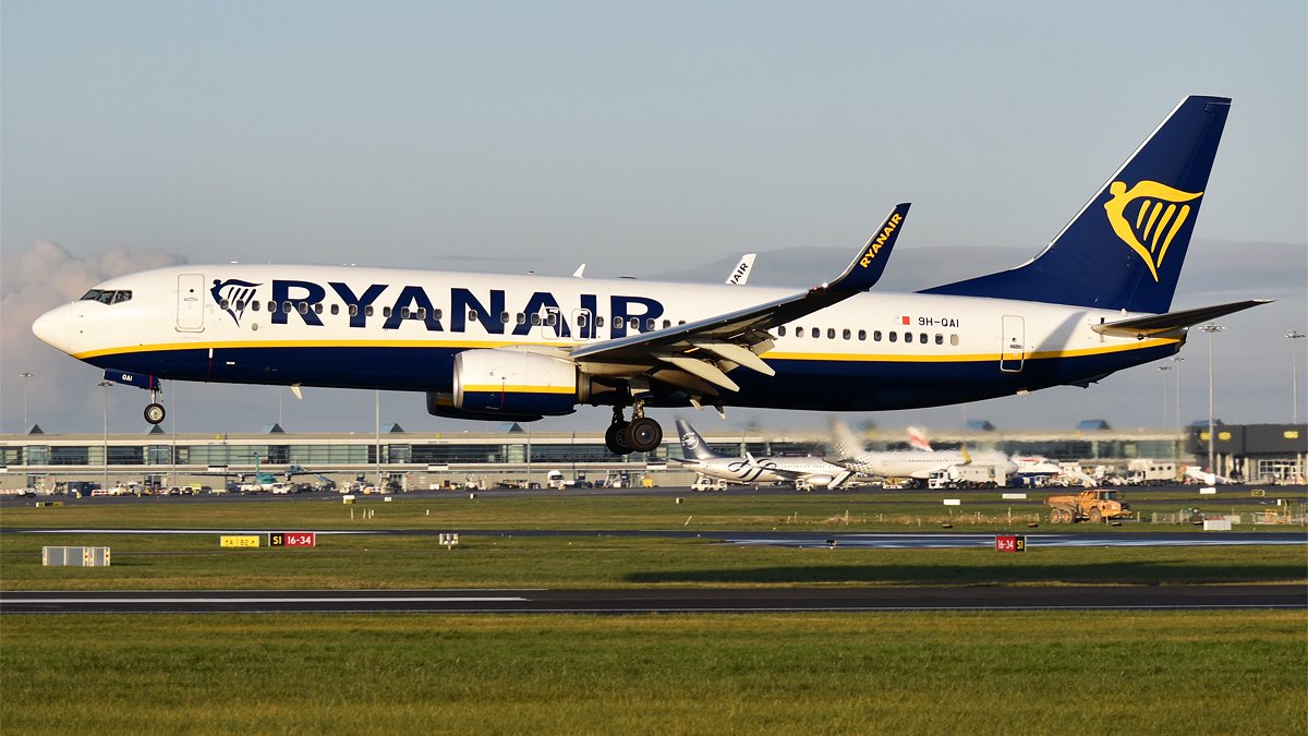pasajero casi succionado ventanilla avion ryanair