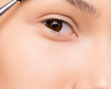 la mejor forma de usar el aceite ricino en pestañas y cejas
