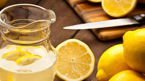 beneficios agua limon