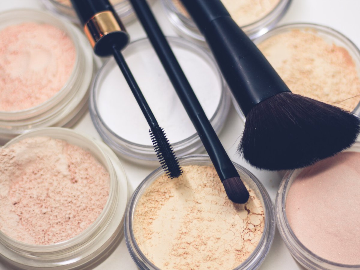 Las 5 mejores bases de maquillaje oil free no comedogénico de 2022 Las 5 mejores bases de maquillaje oil free no comedogénico de 2022