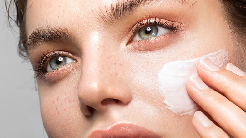 maquillaje con proteccion