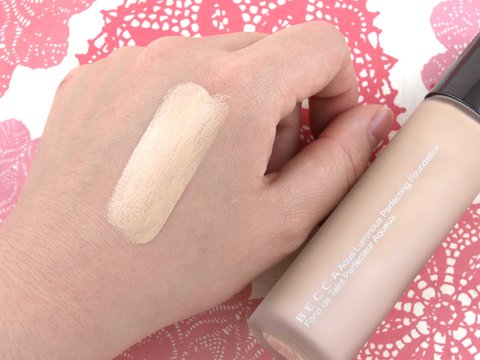 base de maquillaje aqua luminous foundation de becca