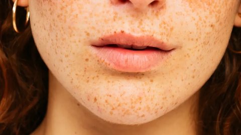 ¿ pecas o manchas de sol? ¿ qué es lo que tengo?