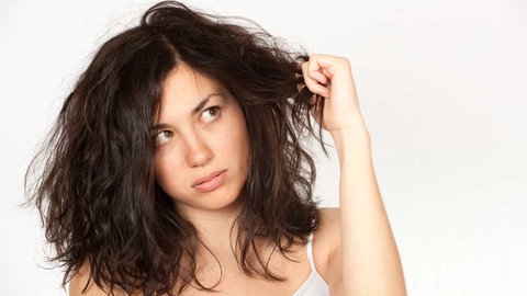 cómo proteger el cabello del calor de la plancha