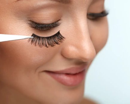 ¿ cómo ponerte las pestañas postizas? consíguelo en sencillos pasos