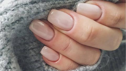 las mejores ideas de uñas nude para inspirarte en 2023