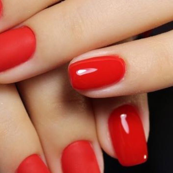 Las mejores ideas de uñas rojas para inspirarte en 2022