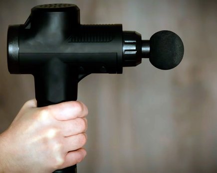 como utilizar una pistola de masaje