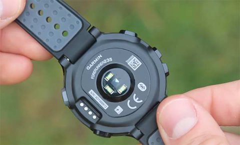 garmin forerunner 235 sensor optico trasero