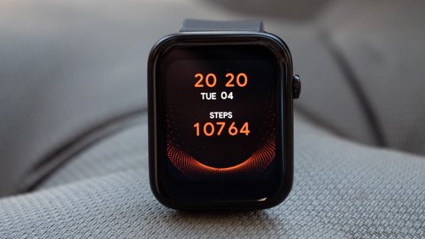 análisis del mobvoi tic watch g t h, un smartwatch económico con medidor de temperatura y nivel de oxígeno