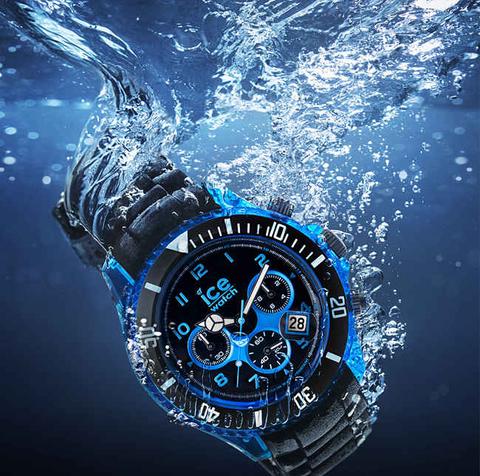 reloj water resistant vs waterproof