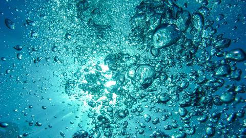 waterproof vs water resistant la verdad sobre la resistencia al agua