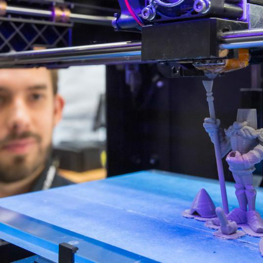 como ganar dinero con impresoras 3d