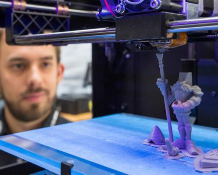 como ganar dinero con impresoras 3d